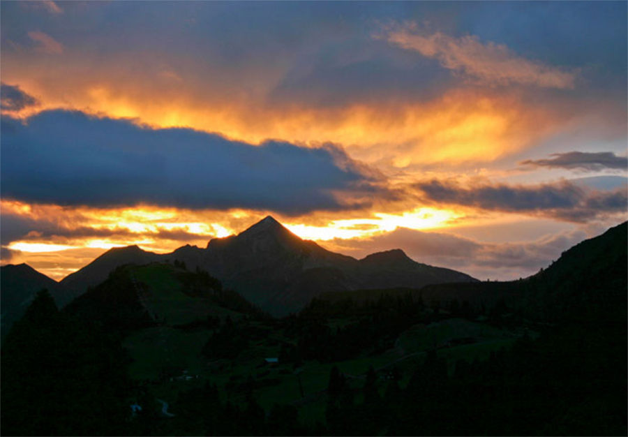 Sunset near the Meilinger holiday home in Obertauern