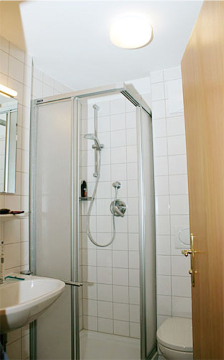 Dusche in der der Wohnung 2 im Ferienhaus Meilinger in Obertauern